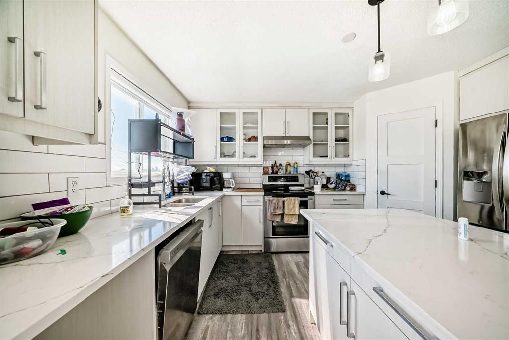 Picture for 125 Coral Springs Bay NE