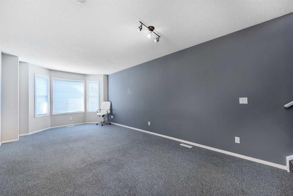 Picture for 171 Saddlemead Green NE