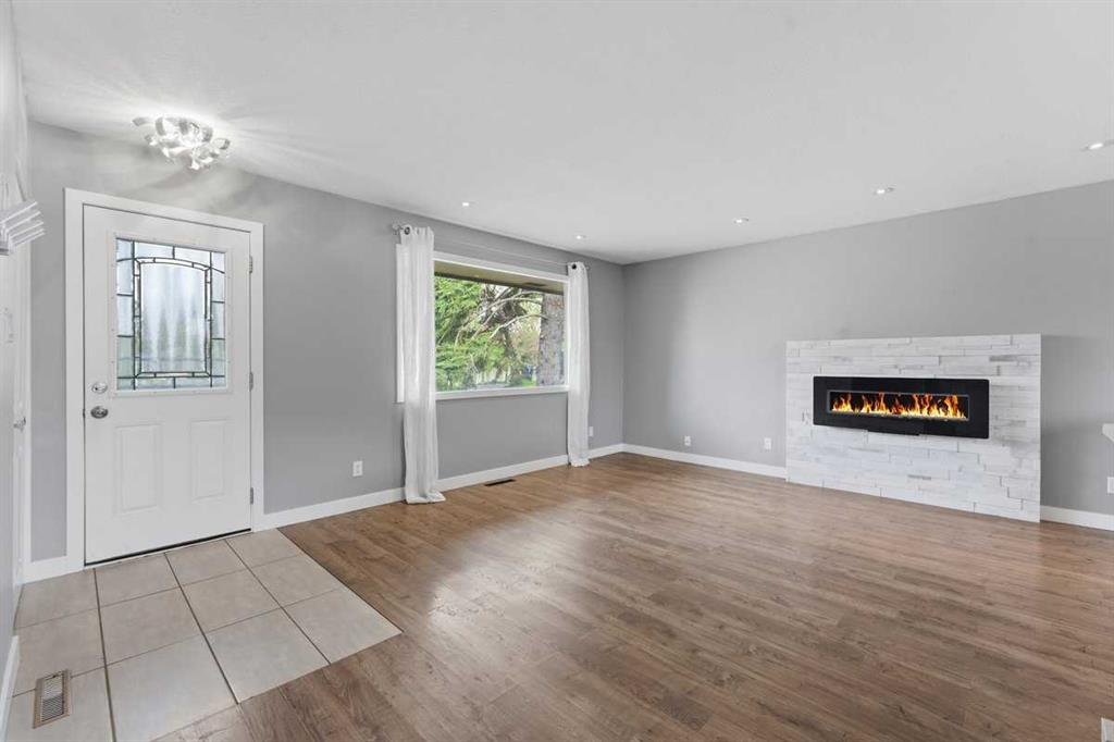 Picture for 819 Avonlea Place SE