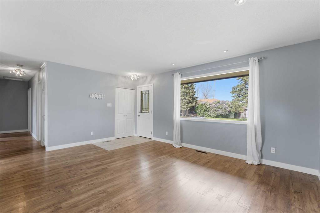 Picture for 819 Avonlea Place SE