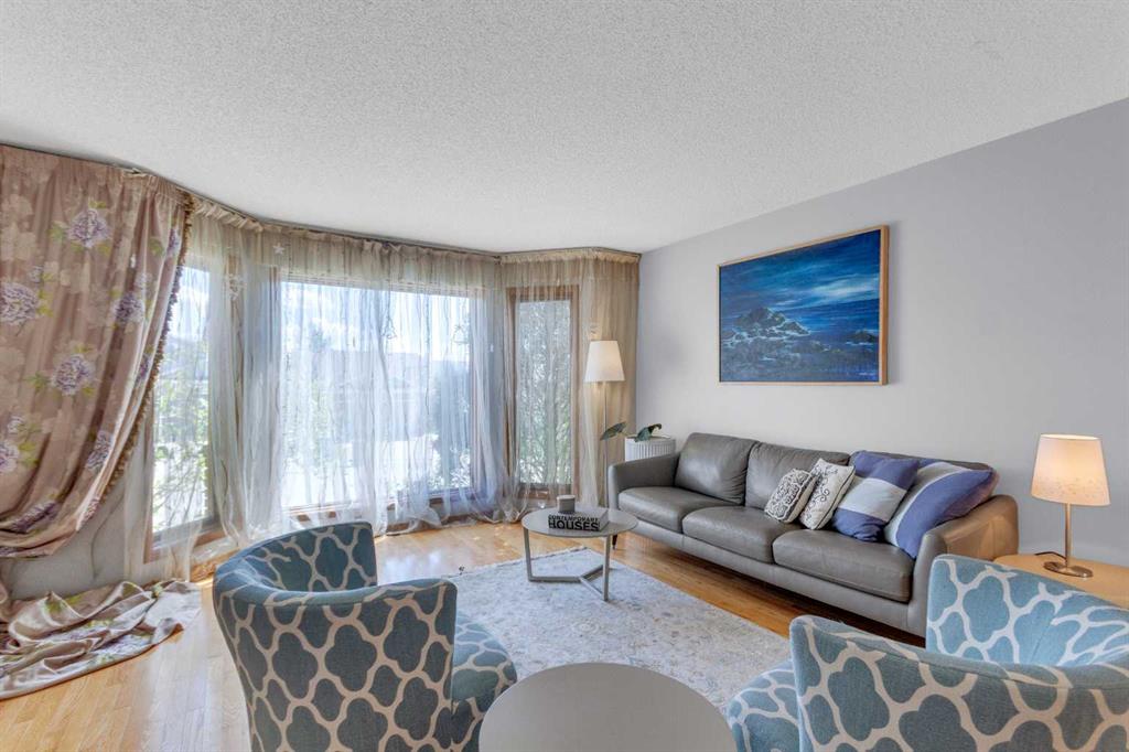 Picture for 25 Deerfield Manor SE