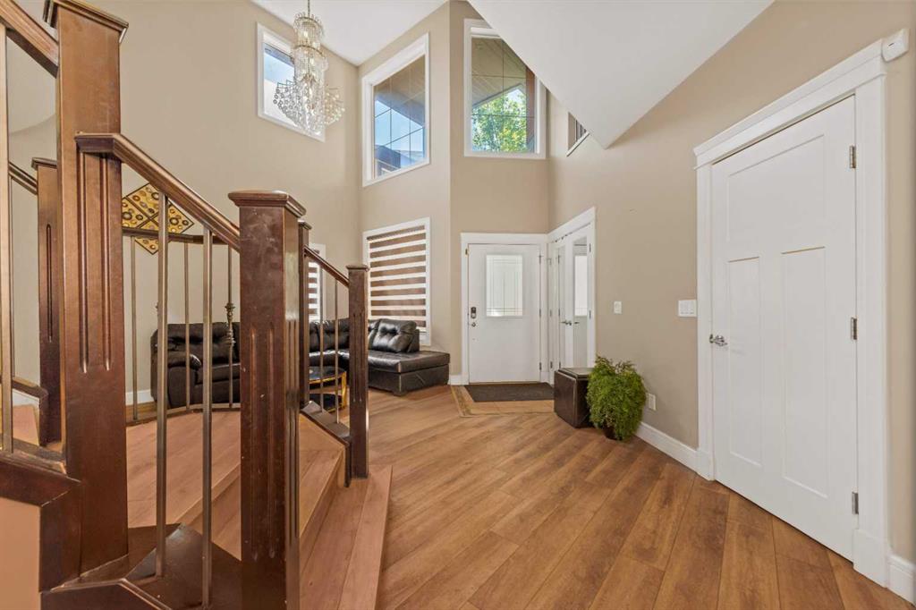 Picture for 30 Saddlelake View NE