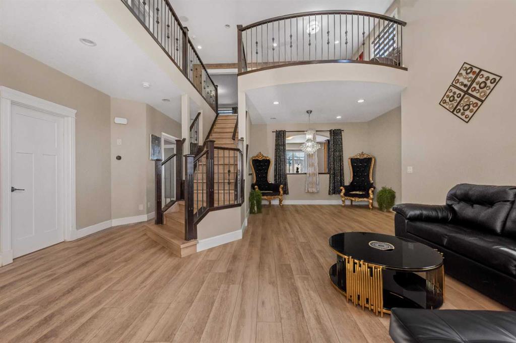 Picture for 30 Saddlelake View NE
