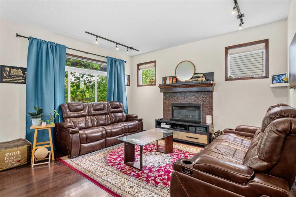 Picture for 562 Cranston Drive SE