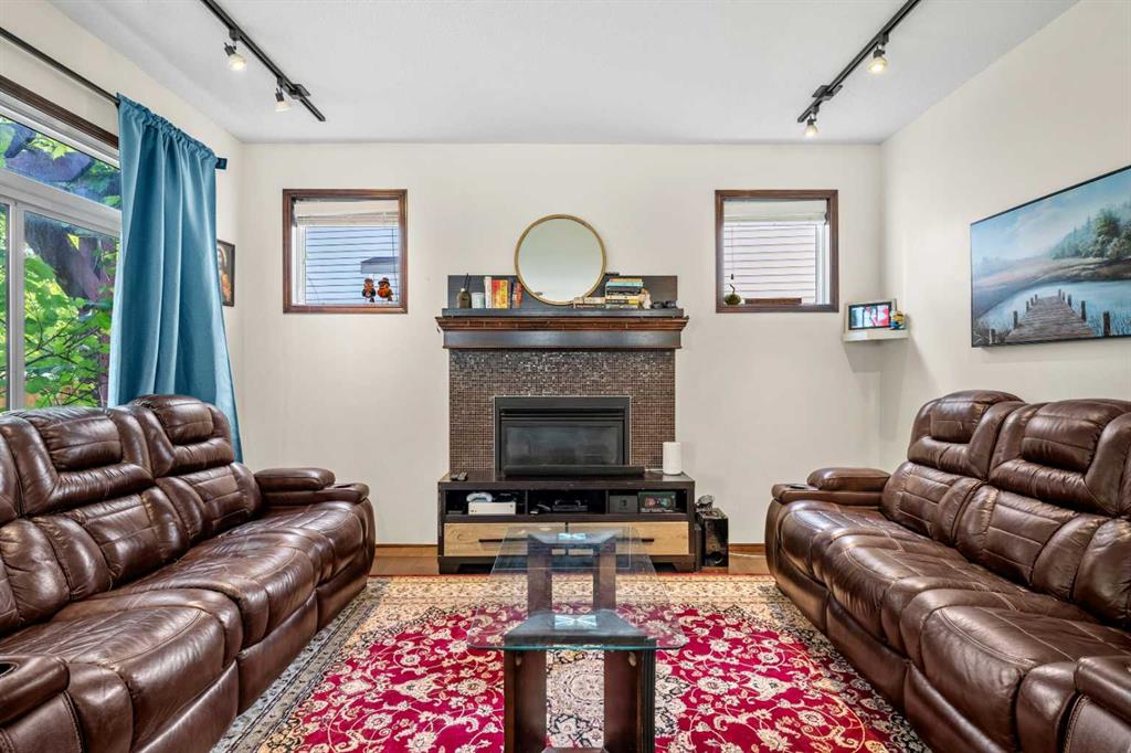 Picture for 562 Cranston Drive SE