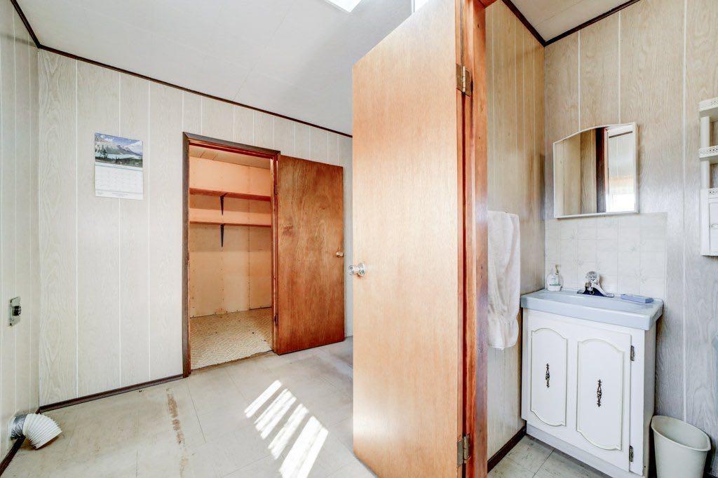 Picture for 2925 223 Street  https://www.cirrealty.ca/reb/ldar/0/A2255160_25.jpg