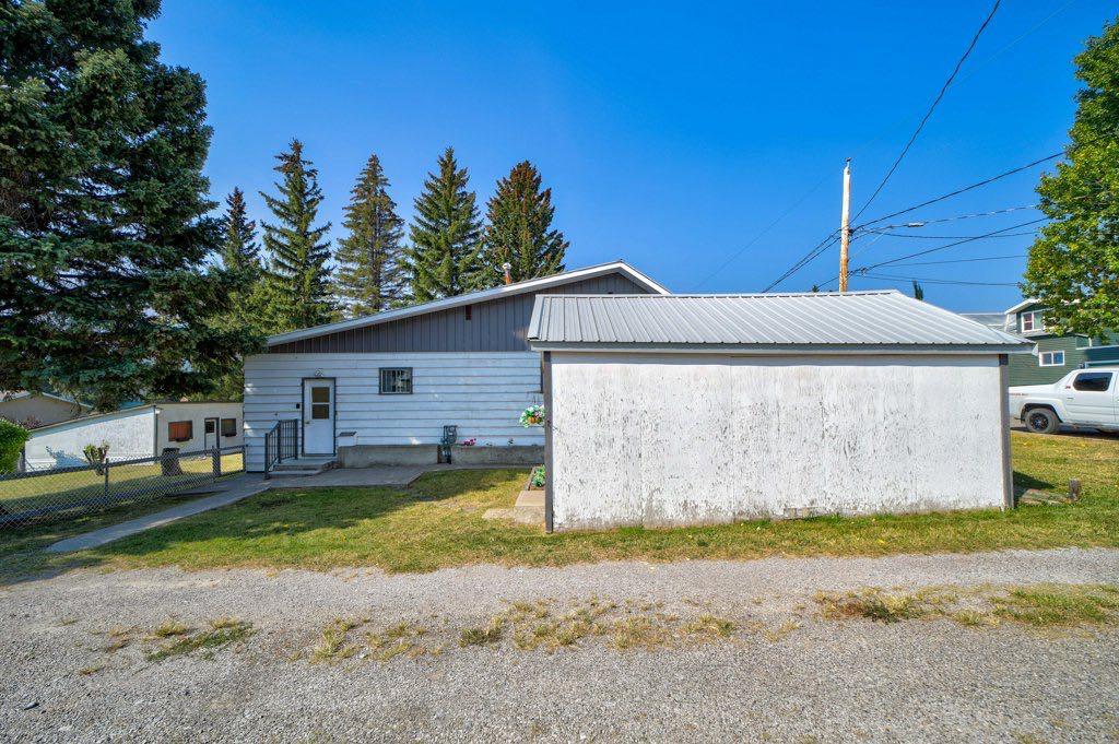 Picture for 2925 223 Street  https://www.cirrealty.ca/reb/ldar/0/A2255160_32.jpg