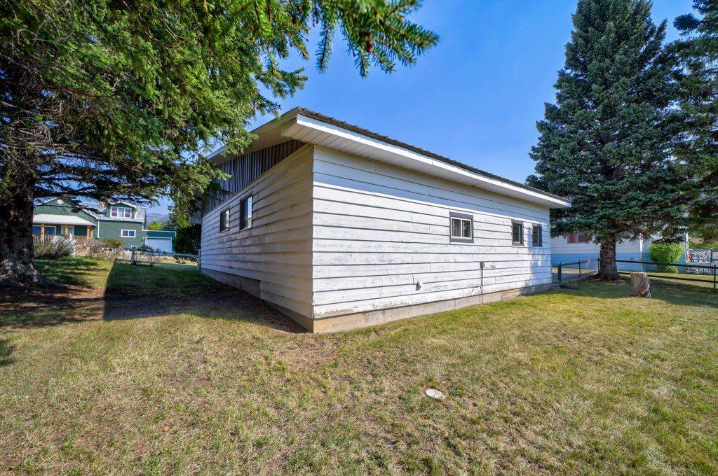 Picture for 2925 223 Street  https://www.cirrealty.ca/reb/ldar/0/A2255160_37.jpg