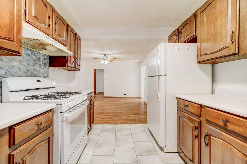 Picture for 2925 223 Street  https://www.cirrealty.ca/reb/ldar/0/A2255160_6.jpg
