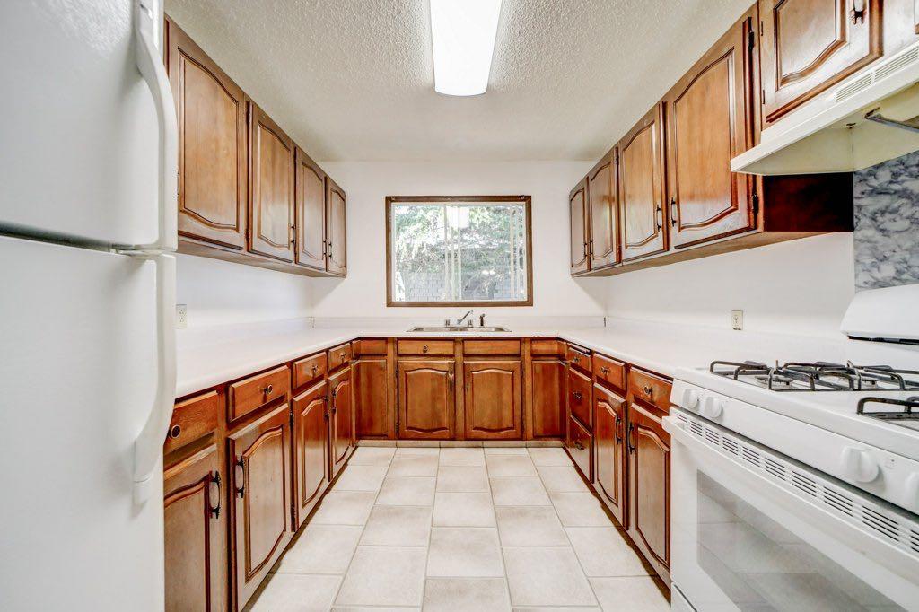 Picture for 2925 223 Street  https://www.cirrealty.ca/reb/ldar/0/A2255160_7.jpg