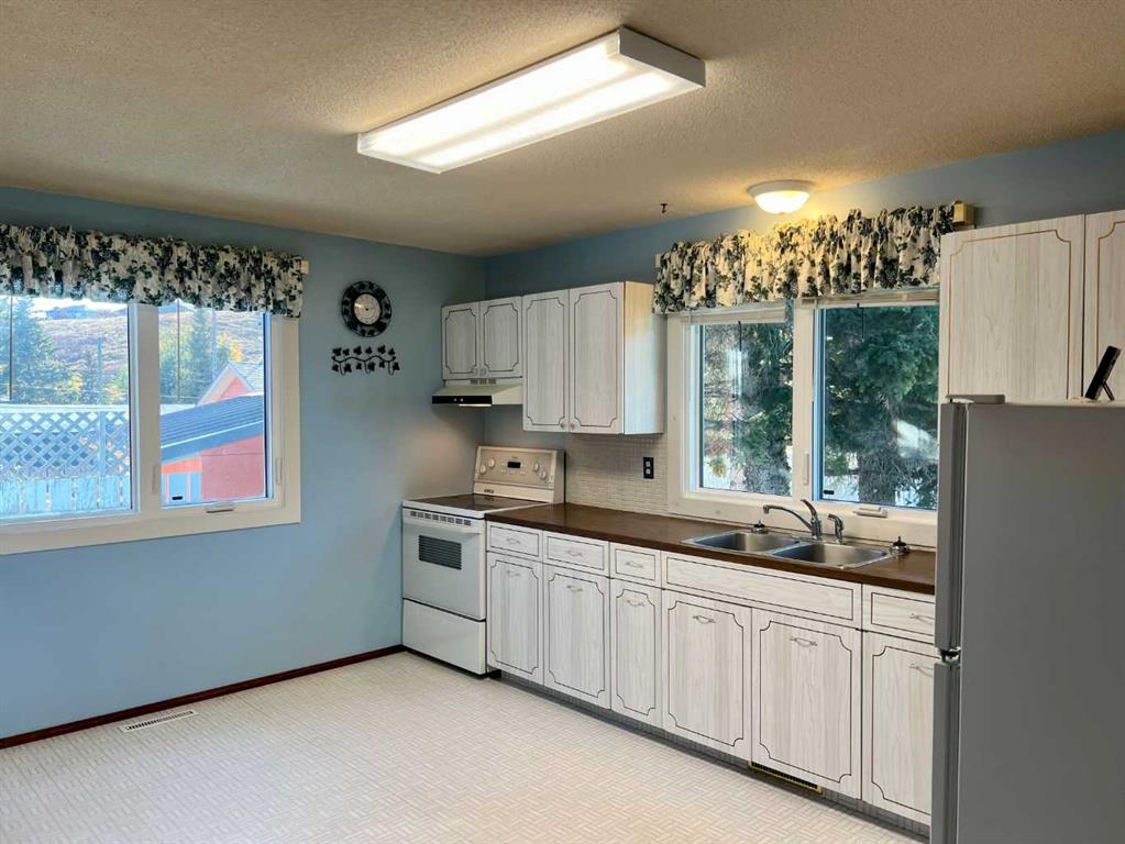 Picture for 342 Canyon Crescent 