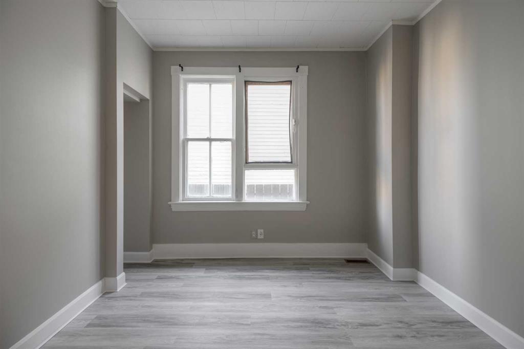 Picture for 316 15 Street S