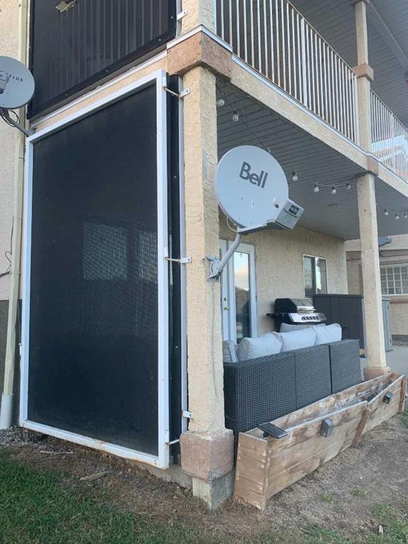 Picture for 2, 398 CANYON Boulevard W