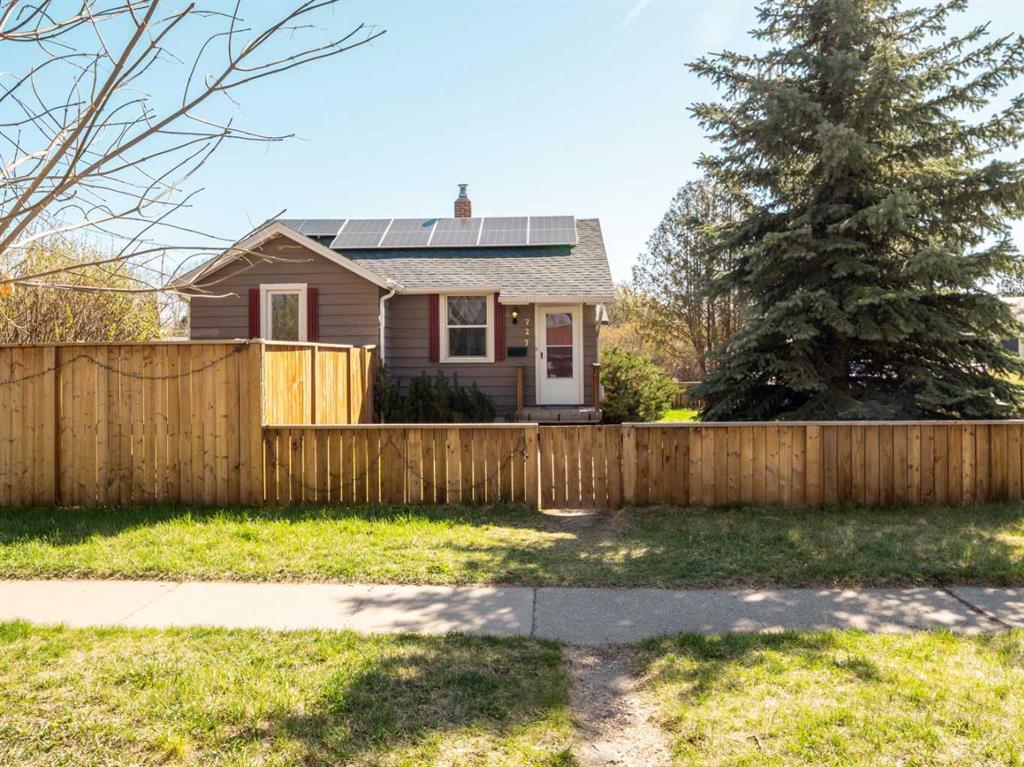 Picture for 727 15 Street S