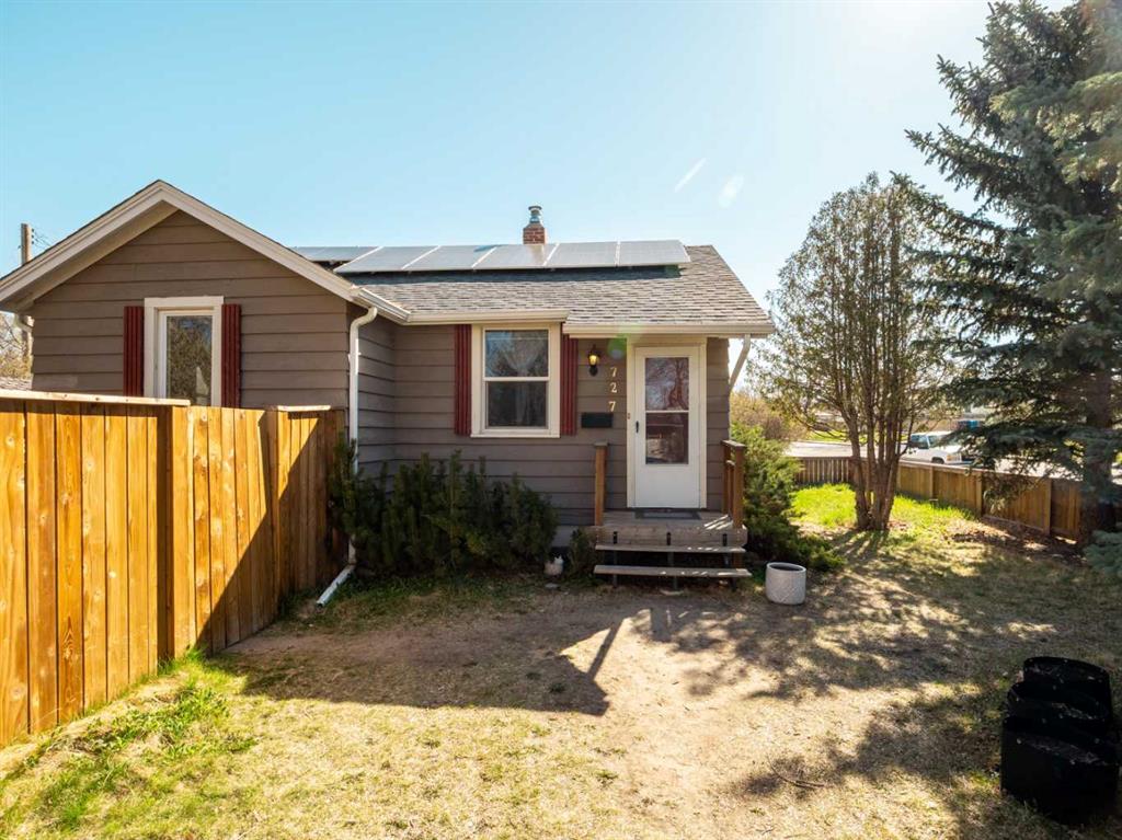 Picture for 727 15 Street S