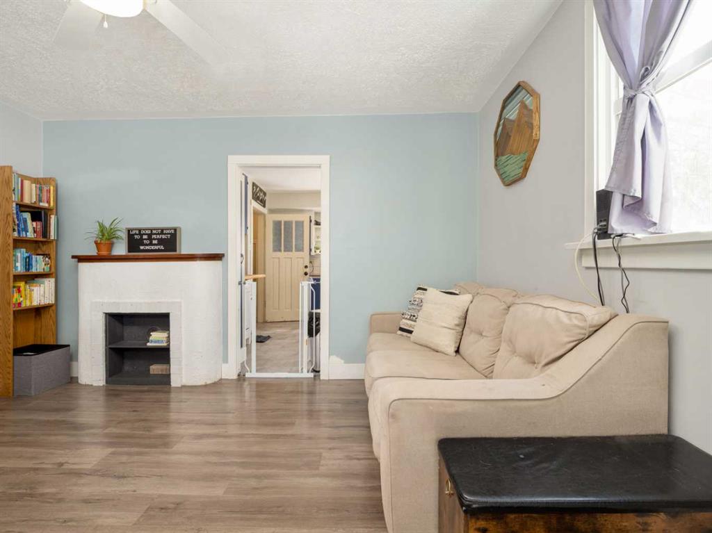 Picture for 727 15 Street S