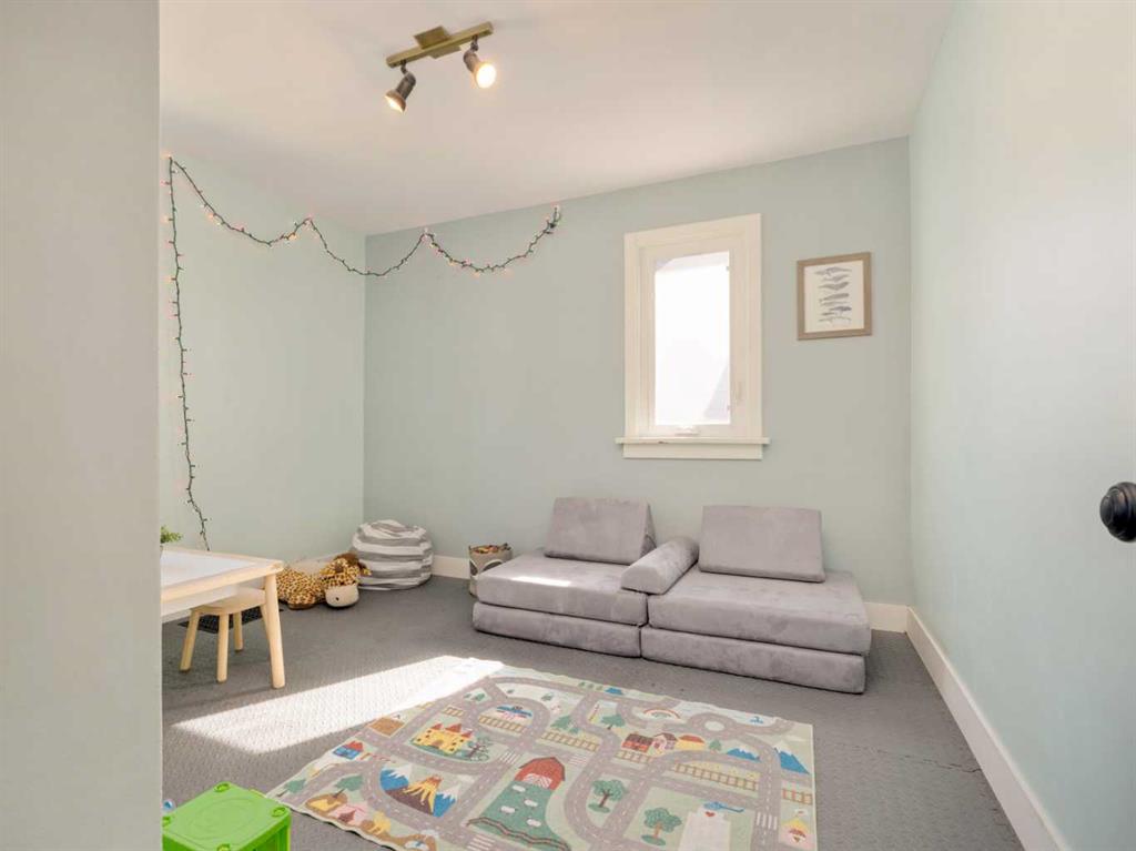 Picture for 727 15 Street S