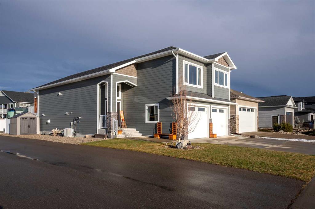 Picture for 623 Sixmile Crescent S