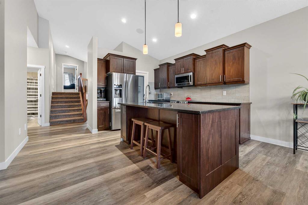 Picture for 623 Sixmile Crescent S