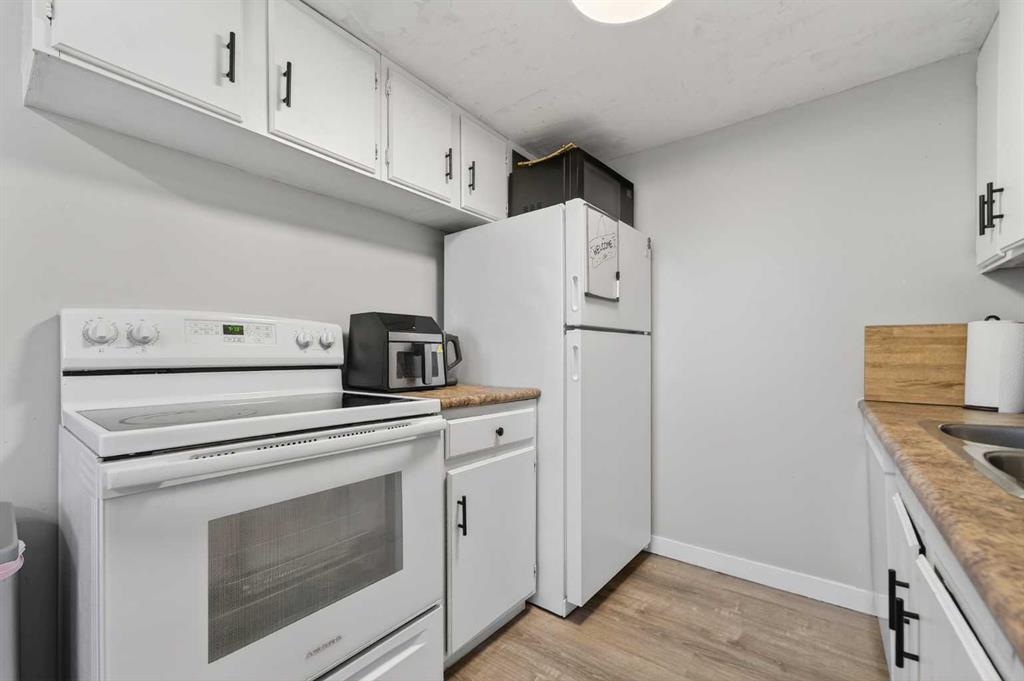 Picture for 16, 55 Lemoyne Crescent W