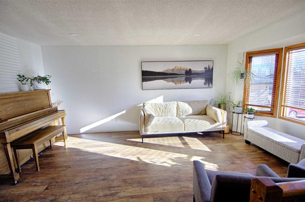 Picture for 46 Heritage Crescent W