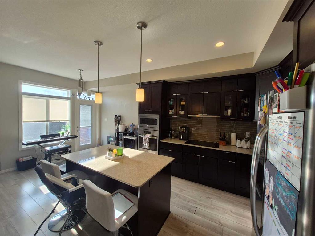 Picture for 5, 438 Highlands Boulevard W