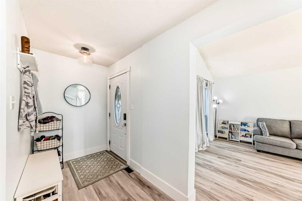 Picture for 22 Sherwood Crescent W