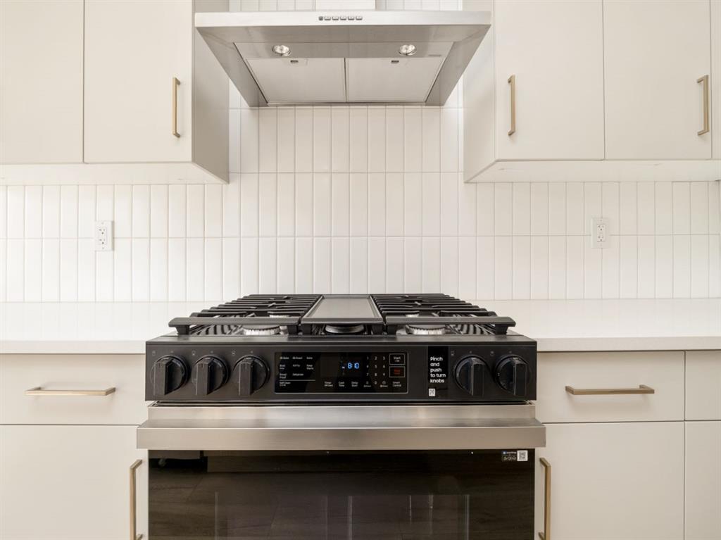 Picture for 738 Violet Place W