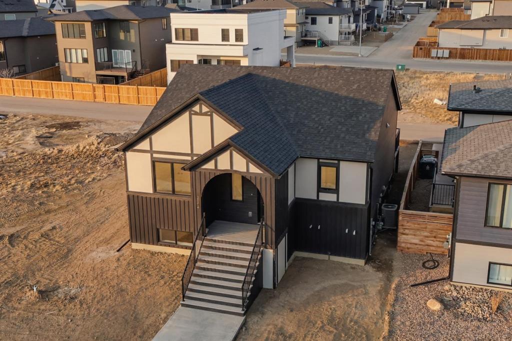 Picture for 383 Caledonia Boulevard W