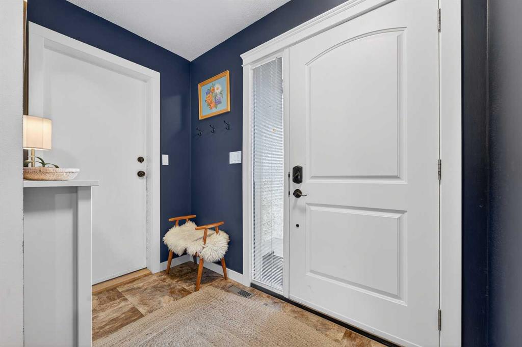 Picture for 39 Wildwood Crescent W