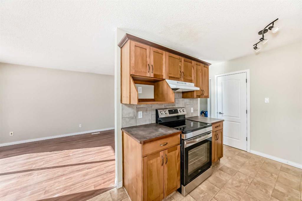 Picture for 33 Meadowlark Boulevard N