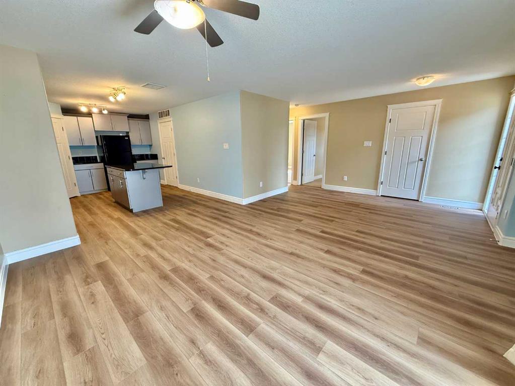 Picture for 2, 899 Mt Sundance Manor W