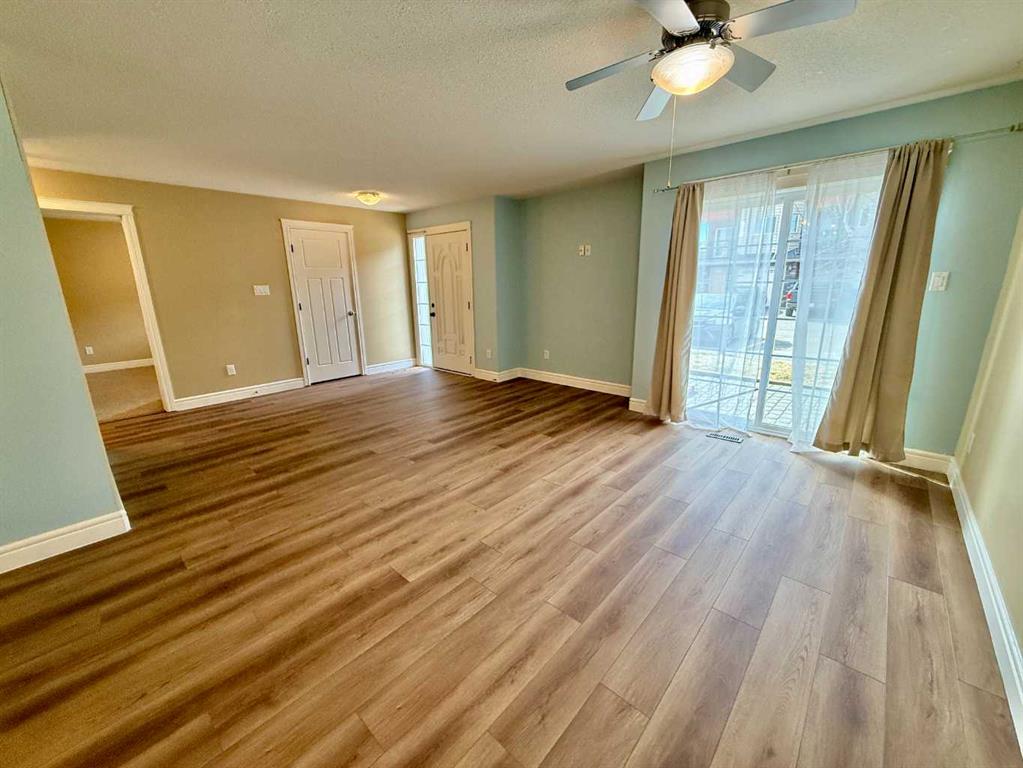 Picture for 2, 899 Mt Sundance Manor W