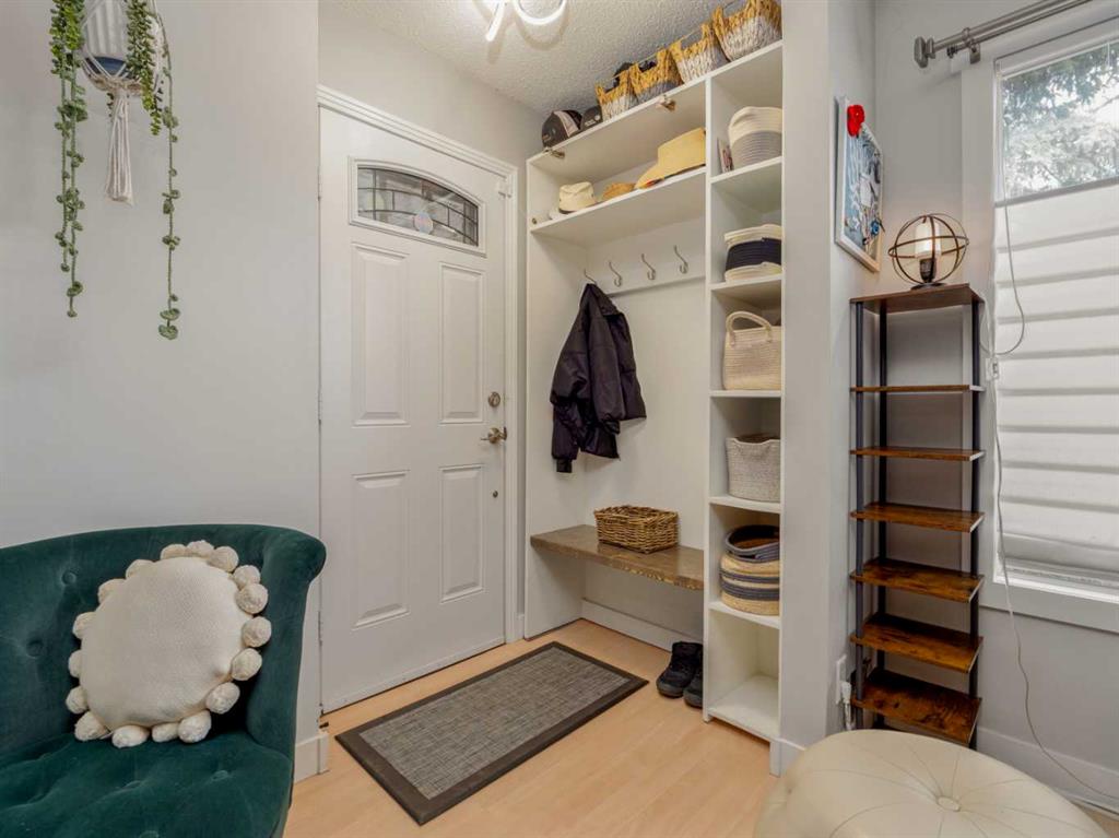 Picture for 1707 Lakemount Boulevard S