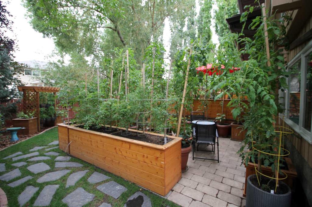 Picture for 18 Coachwood Road W