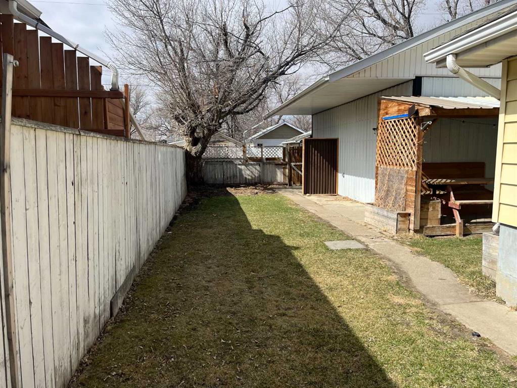 Picture for 426 12B Street N