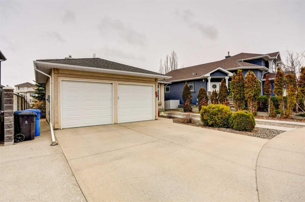 Picture for 50 Sarcee Place W