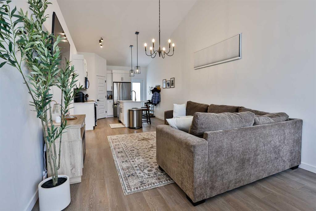 Picture for 328 Aquitania Boulevard W