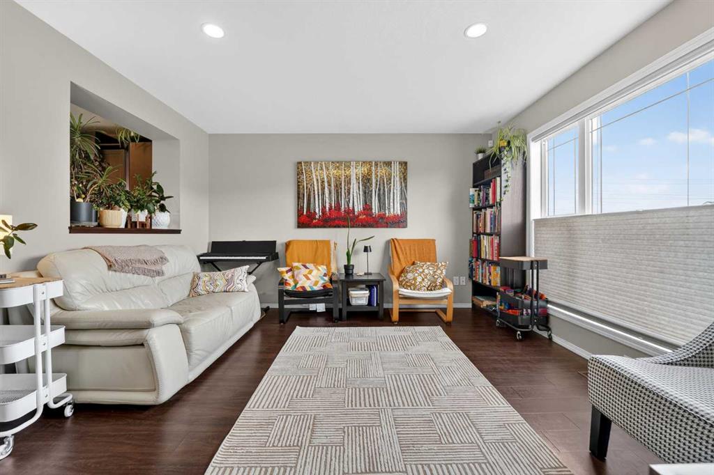 Picture for 638 Marie Van Haarlem Crescent N