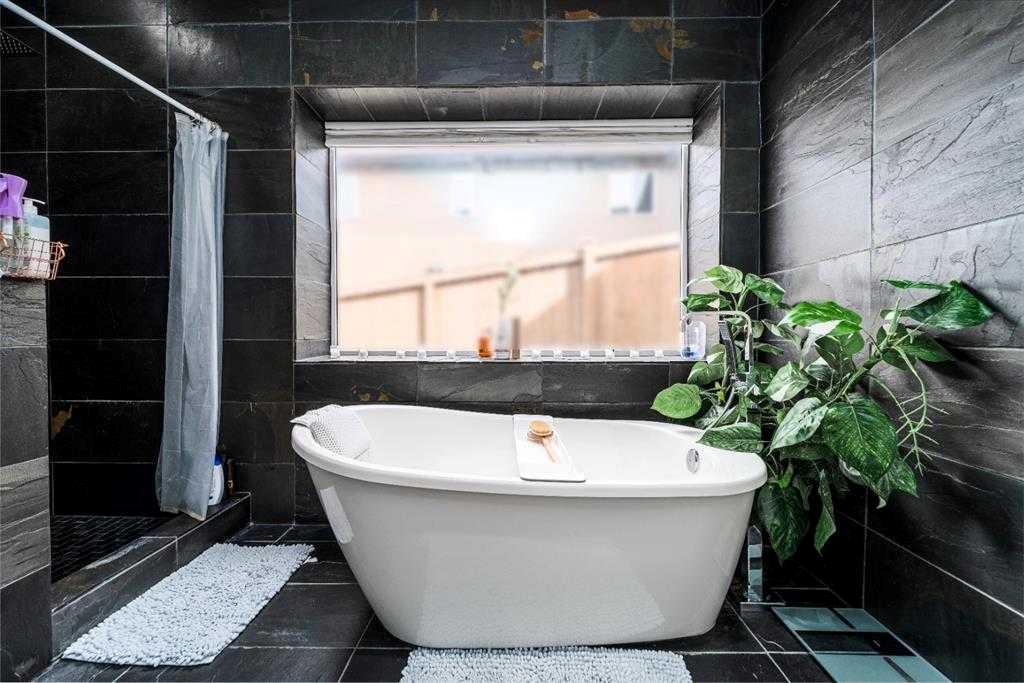 Picture for 2, 351 Skeena Crescent W