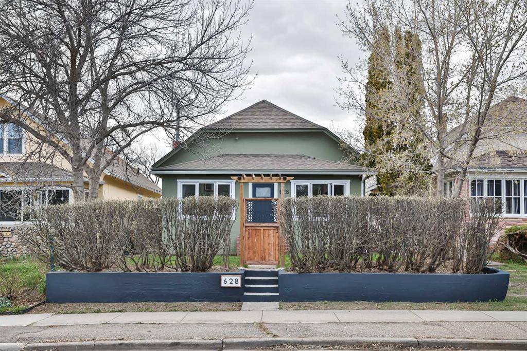 Picture for 628 7 Street S