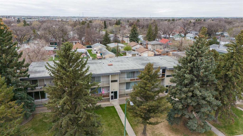 Picture for 3, 218 Mayor Magrath Drive N