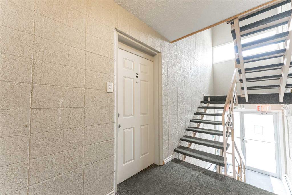 Picture for 3, 218 Mayor Magrath Drive N