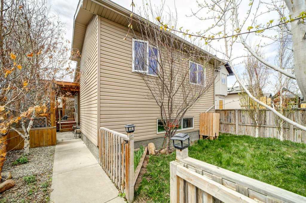Picture for 121 Mt Sundance Crescent W