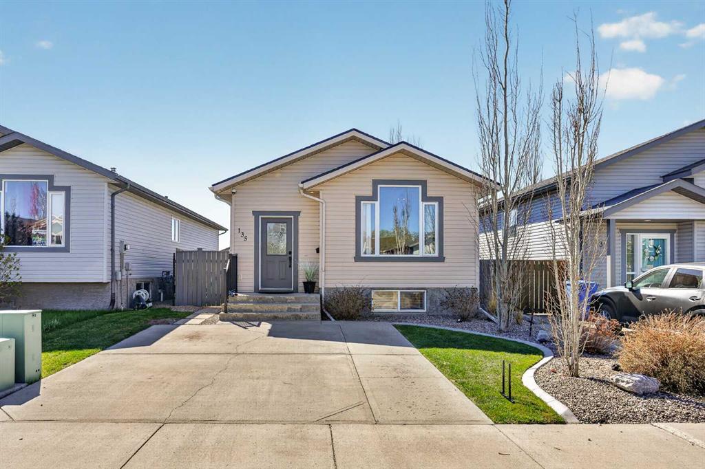 Picture for 135 Blackfoot Court W