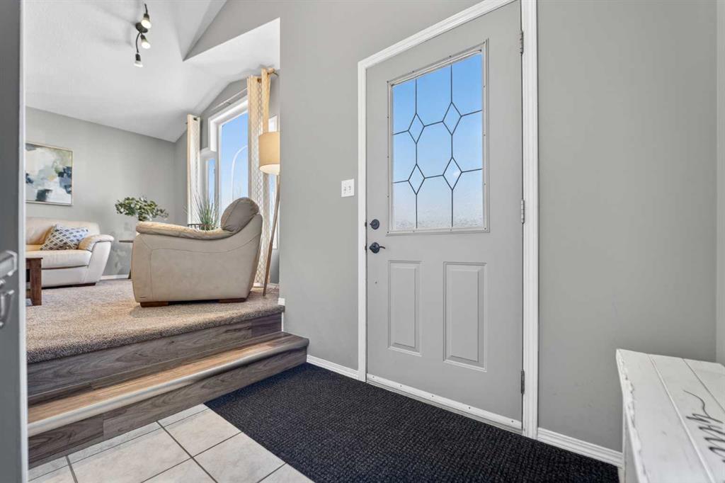 Picture for 135 Blackfoot Court W