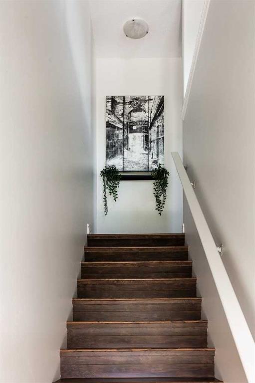 Picture for 8, 899 Mt Sundance Manor W