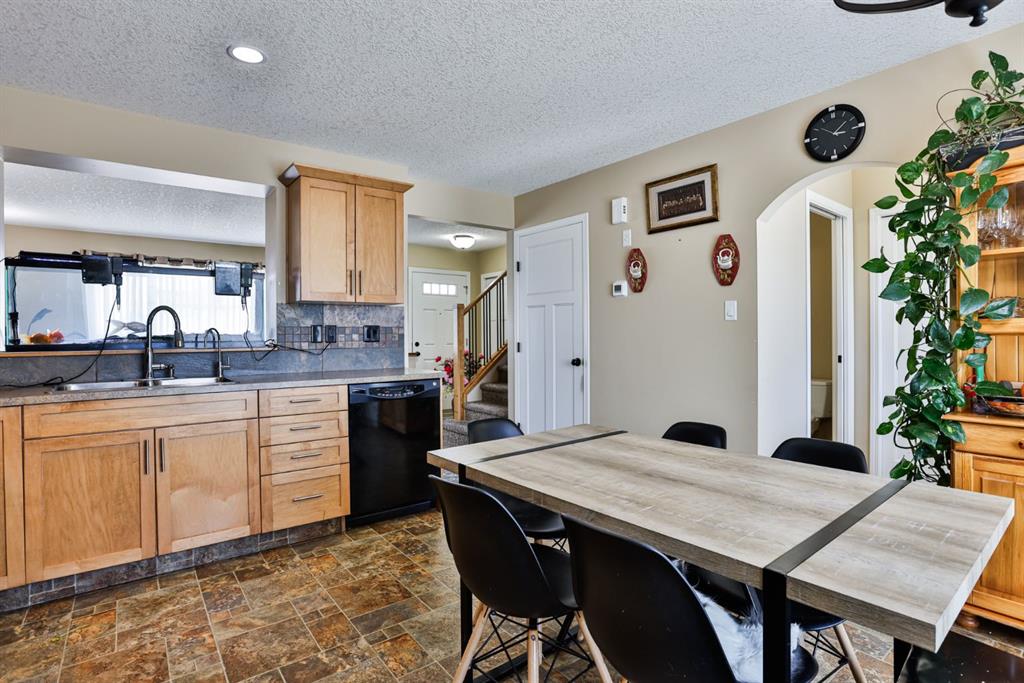 Picture for 557 Mary Cameron Crescent N