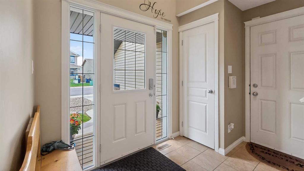 Picture for 751 Silkstone Close W