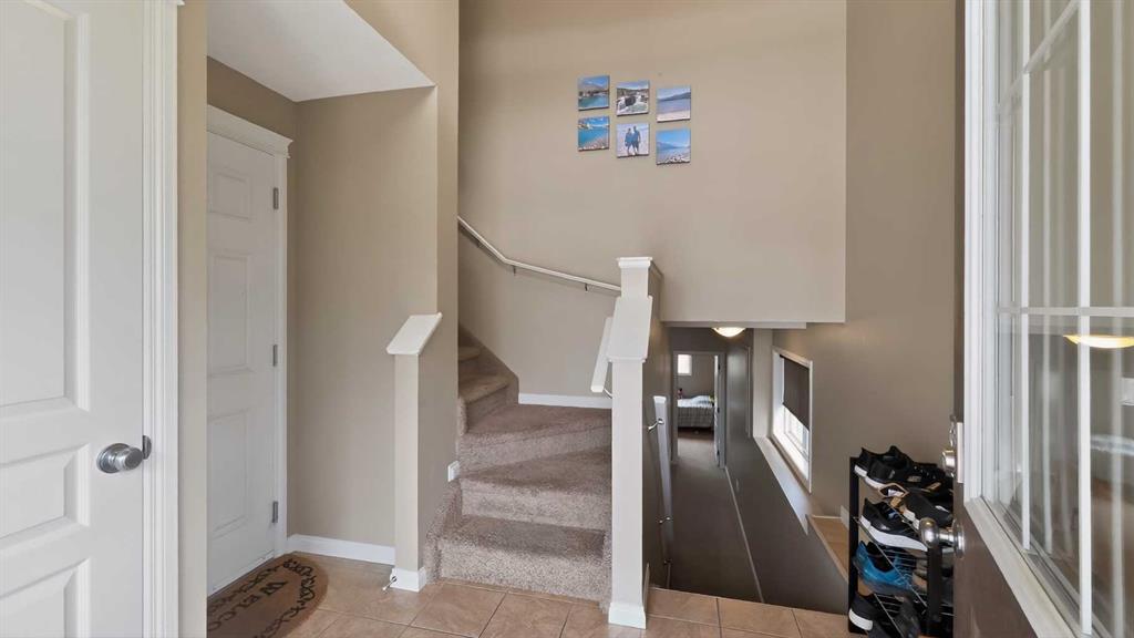 Picture for 751 Silkstone Close W